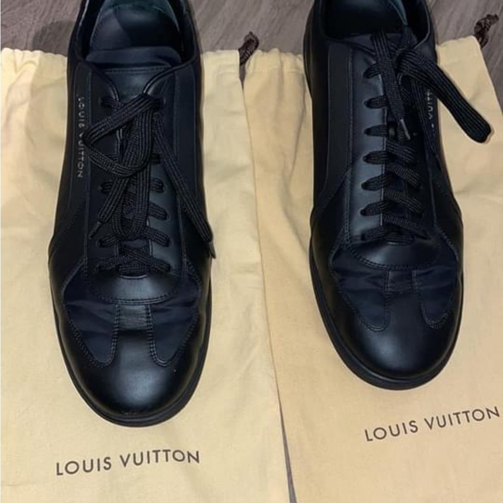 Mens Louis Vuitton black sneaker